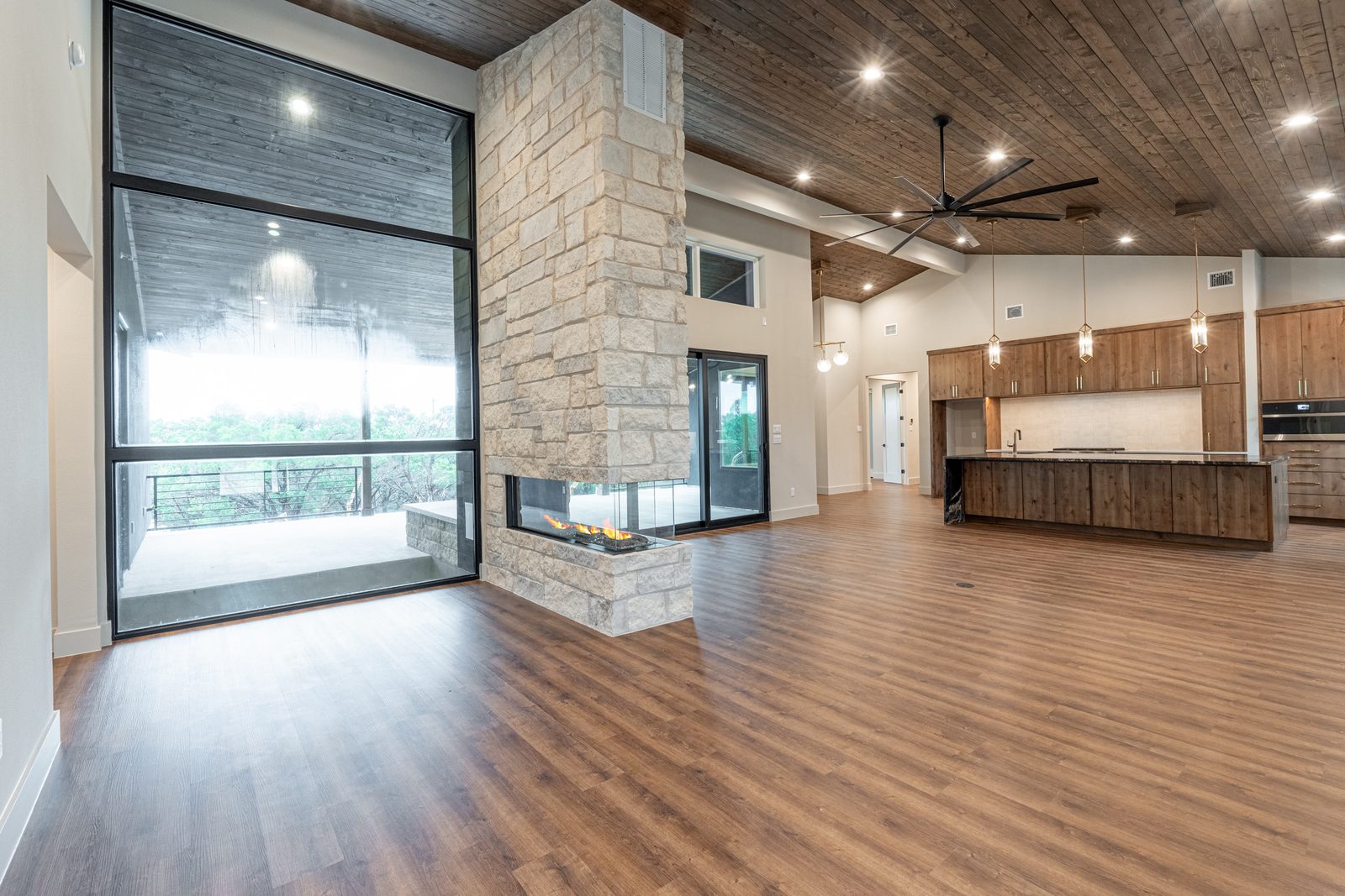 Oak & Stone Residence 1