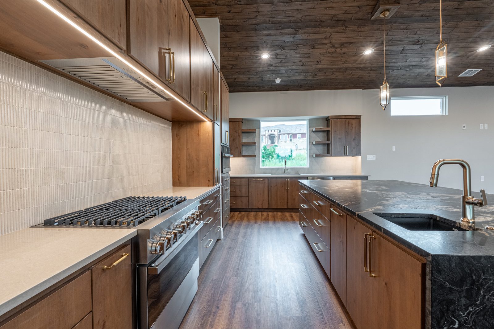 Oak & Stone Residence 4