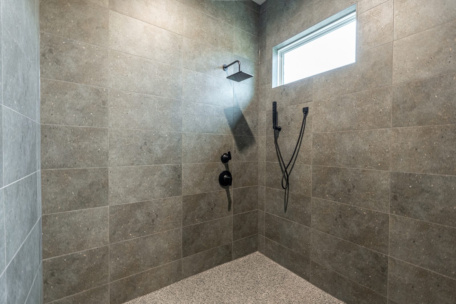 Oak & Stone Residence 11