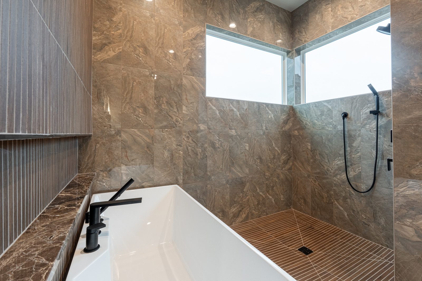 Oak & Stone Residence 15